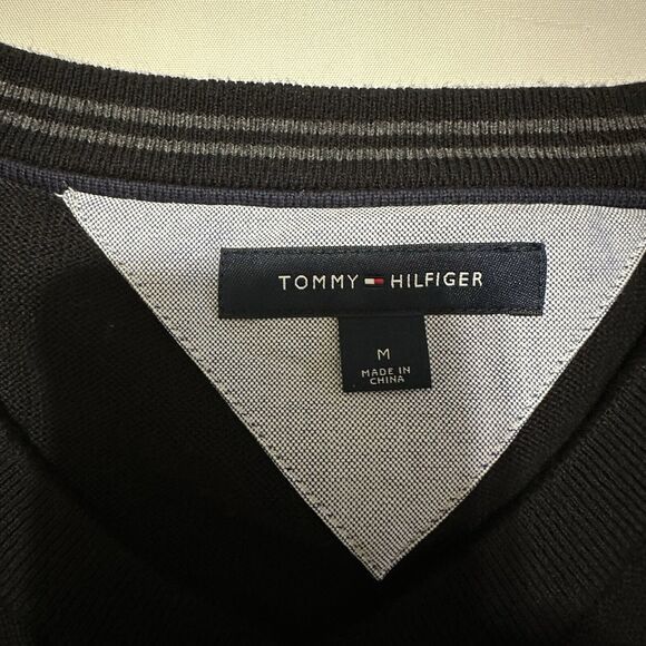 Tommy Hilfiger Sweater Pullover Mens Sz M Black V Neck Cotton Preppy Knit - Picture 7 of 8